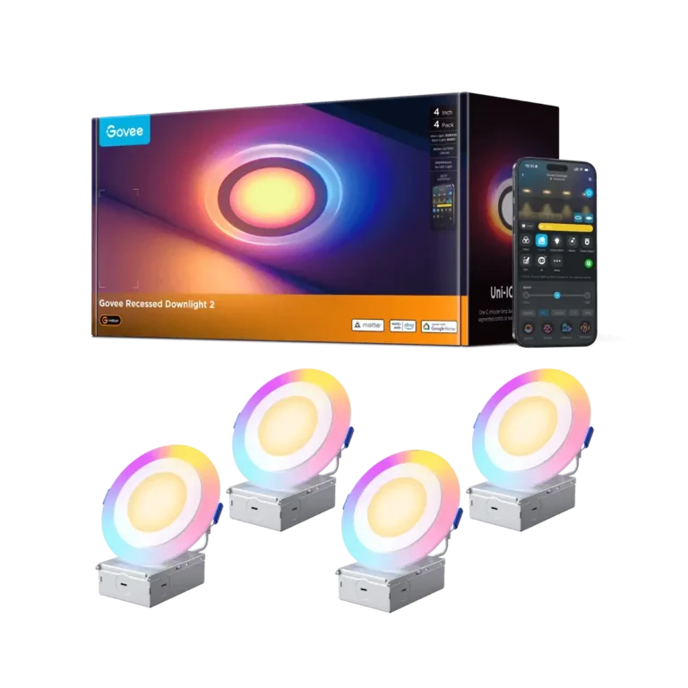 Caja de las luces Govee Recessed Lights Pro (Downlight 2) junto a las cuatro unidades encendidas con su anillo de colores RGBIC y la app de Govee pro