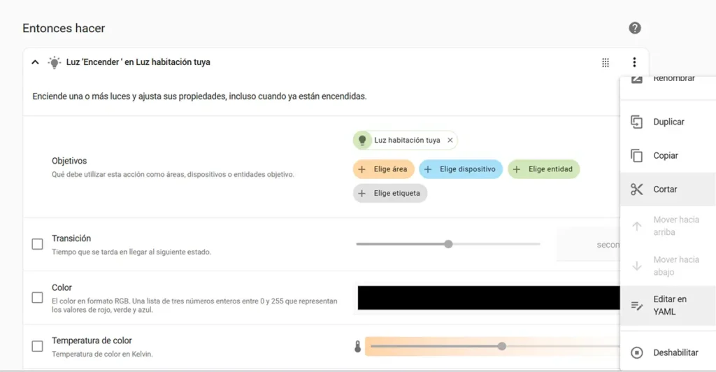 Cambiando al editor YAML en una acción de luz de Home Assistant para poder usar una plantilla de código y controlar la temperatura de color de forma gradual.

