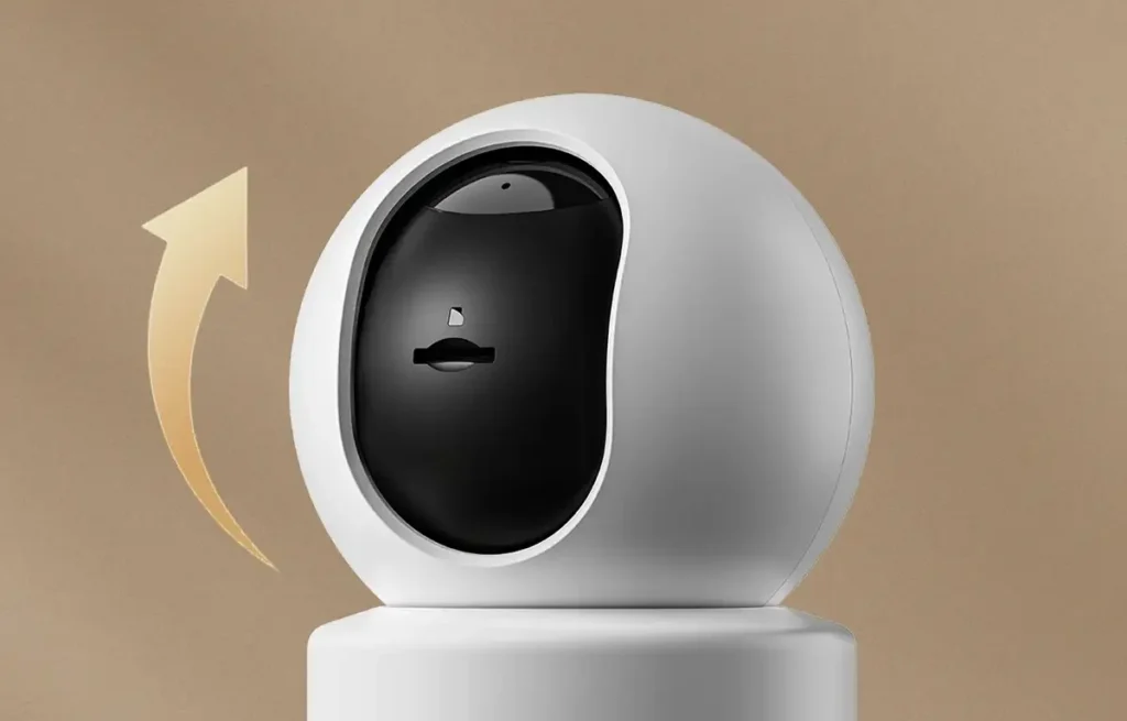 La cubierta física de la lente de la Xiaomi Smart Camera C201, que se oculta dentro del cuerpo de la cámara para garantizar la máxima privacidad en el hogar.