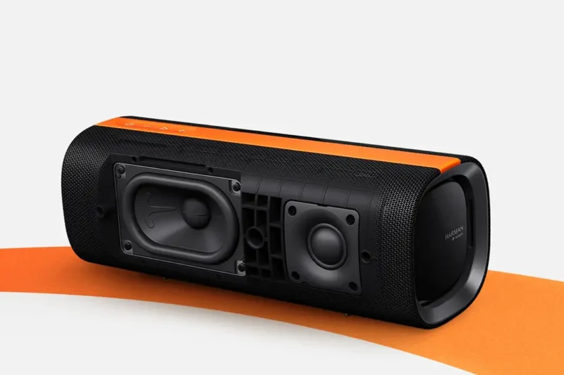 Xiaomi Sound Party ya en España: 50 W, luces 3D y 26 h para llevar la fiesta encima