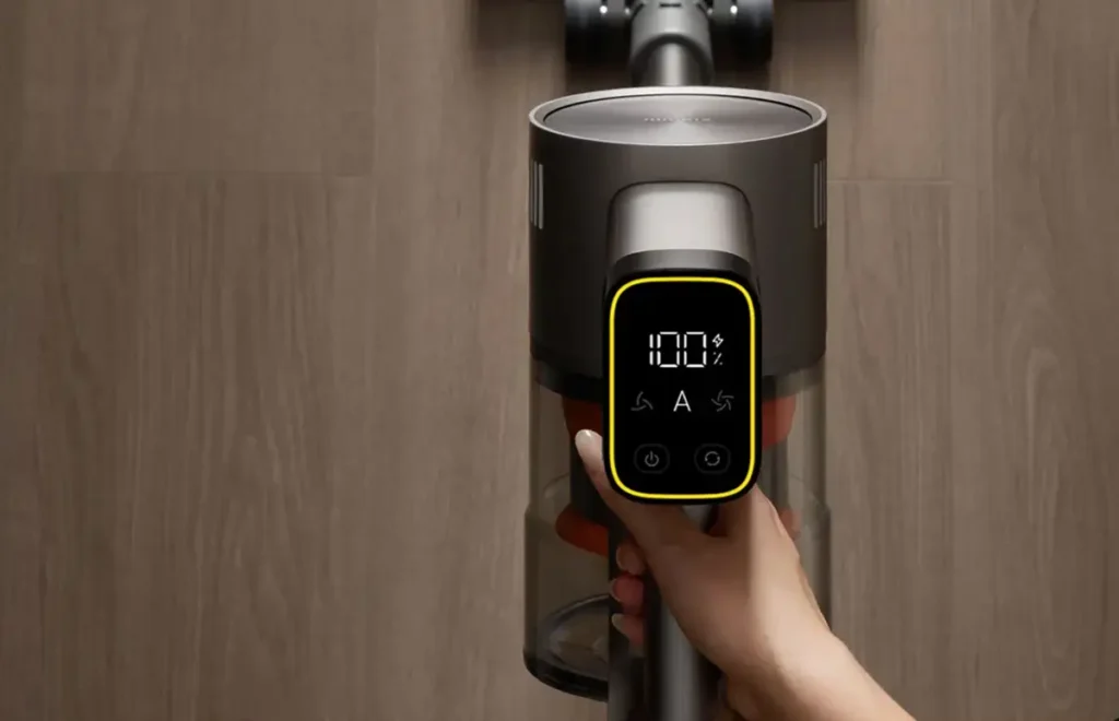 La pantalla LED del G30 Max ofrece toda la información de un vistazo: nivel de batería, modo de limpieza seleccionado (Eco, Auto o Turbo) y, en el modo automático, un indicador visual del nivel de suciedad.