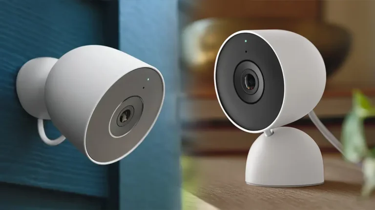 Comparativa de las nuevas cámaras de seguridad de Google: a la izquierda, la Nest Cam Exterior 2K (2ª gen.) montada en una pared azul; a la derecha, la Nest Cam Interior 2K (3ª gen.) sobre una estantería.