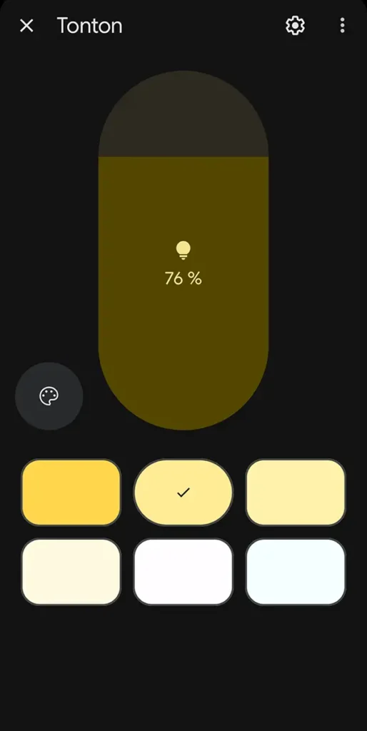Captura de Google Home controlando la lámpara Govee Torchiere, con brillo al 76 % y selección de distintos tonos de blanco cálido y frío.
