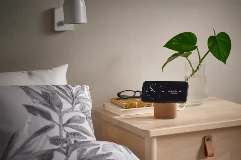 IKEA VÄSTMÄRKE: los nuevos cargadores Qi2 “magnéticos” llegan con tres diseños muy de casa