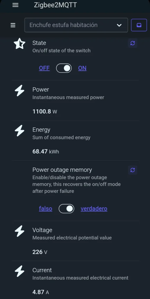 Datos del Aqara Smart Plug EU (SP-EUC01) en Zigbee2MQTT: control ON/OFF, potencia, energía, memoria tras corte, voltaje y corriente.