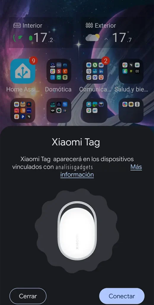 Pantalla de instalación del Xiaomi Tag en Android, con detección automática del rastreador y botón para conectarlo a la cuenta.