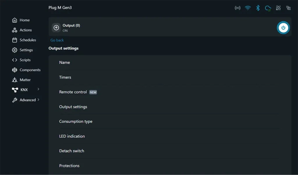 Interfaz web local del Shelly Plug M Gen3 mostrando los ajustes de salida, temporizadores, indicación LED, protecciones y opciones avanzadas del enchufe inteligente.