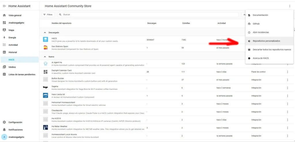 Pantalla de HACS en Home Assistant con el menú de tres puntos abierto y la opción Repositorios personalizados señalada para instalar PVPC Next.