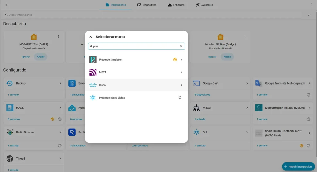 Pantalla de Home Assistant para añadir la integración Presence Simulation desde Dispositivos y servicios.